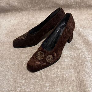 Vintage PRET-A Porter Suede Square Toe Block Heel Pumps-
